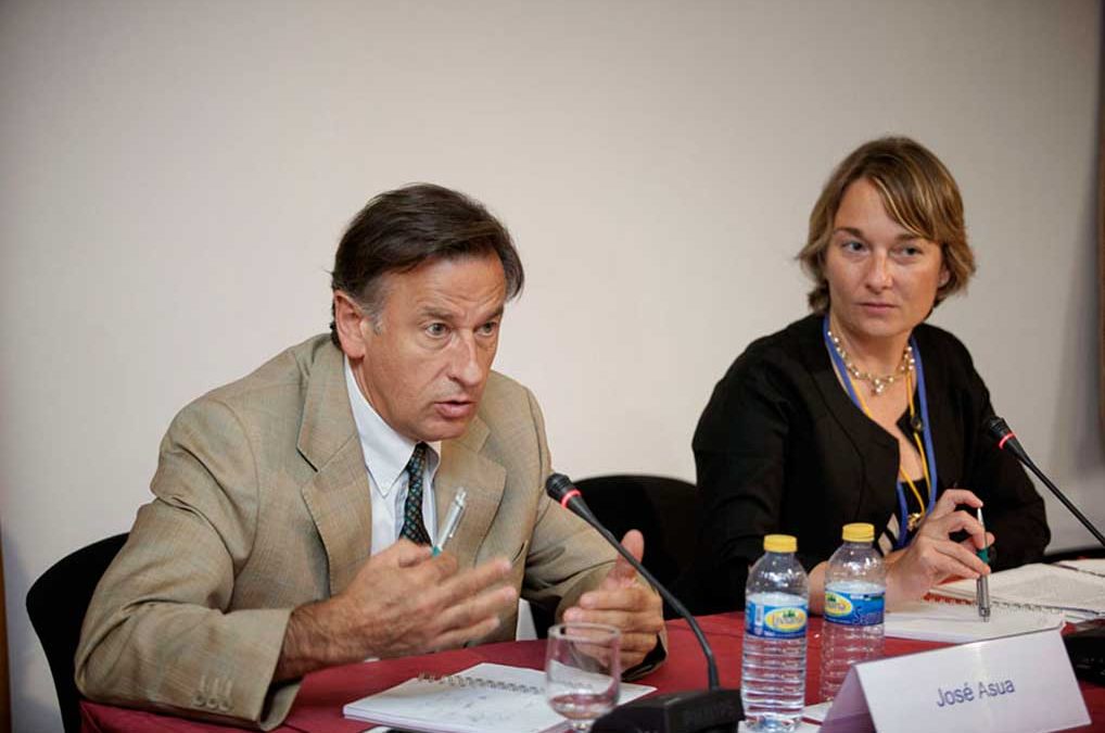 Expertos analizan la evolución y medidas para mejorar la organización y tecnología en el Sistema Nacional de Salud